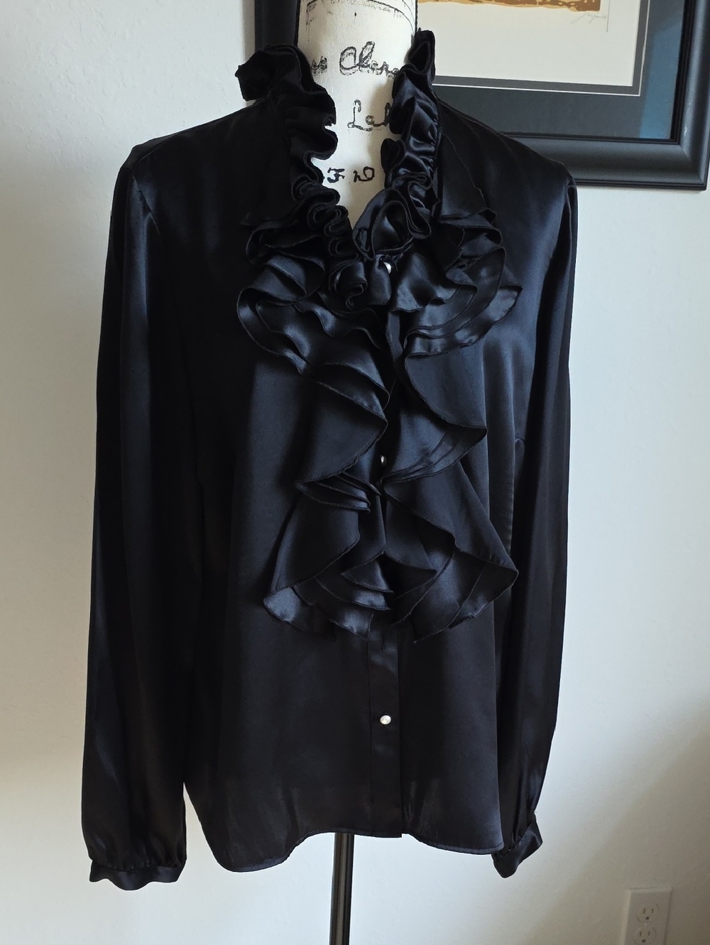 Go Silk Ruffle Collar Blouse